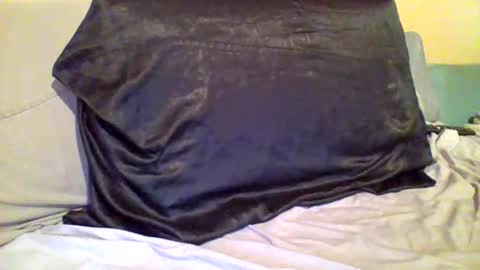 Snapshot of caligirl310r chatting on 23, 2, 2025 Caligurl Queen Head Fluffer In Charge Goddess of Cocktease Mistress of Holes online show from 23, 2, 2025