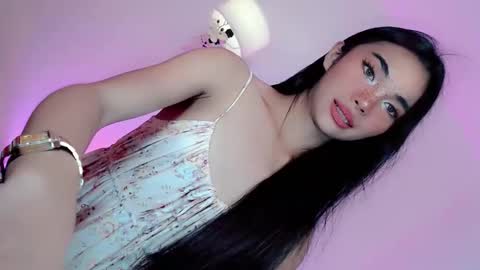 Snapshot of call_me_nina chatting on 8, 5, 2026 call_me_nina online show from 8, 5, 2026
