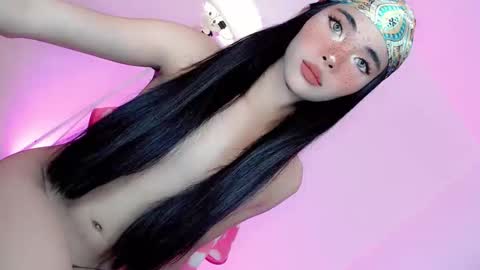 Snapshot of call_me_nina chatting on 13, 5, 2026 call_me_nina online show from 13, 5, 2026