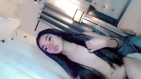 Snapshot of call_me_nina chatting on 19, 5, 2026 call_me_nina online show from 19, 5, 2026