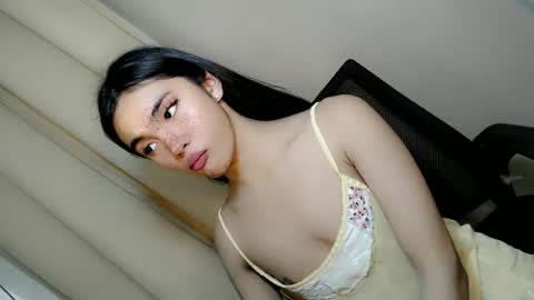 Snapshot of call_me_nina chatting on 25, 6, 2026 call_me_nina online show from 25, 6, 2026