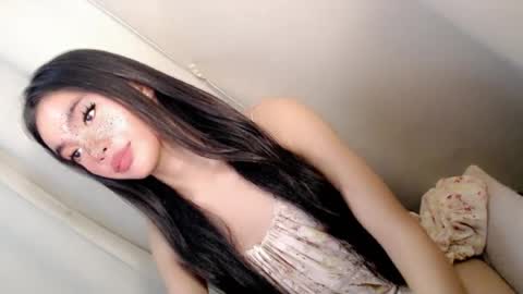 Snapshot of call_me_nina chatting on 13, 7, 2026 call_me_nina online show from 13, 7, 2026