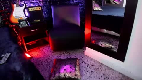 calliope_dark online show from 6, 1, 2025