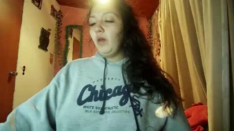 Snapshot of callme_lolas chatting on 27, 6, 2026 paula online show from 27, 6, 2026