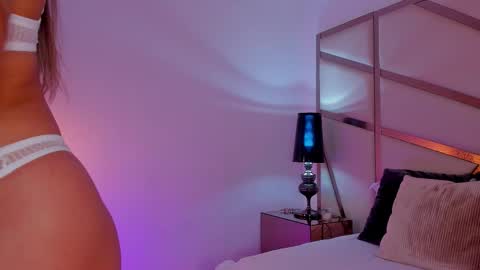 Anna Banana online show from 22, 11, 2025