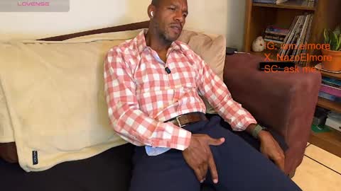 Snapshot of callmeelmore chatting on 27, 3, 2026 My name is Robert Dont be shysay hi I love to chat. For requests or dirty talk please use tips online show from 27, 3, 2026