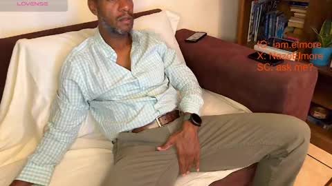 Snapshot of callmeelmore chatting on 22, 4, 2026 My name is Robert Dont be shysay hi I love to chat. For requests or dirty talk please use tips online show from 22, 4, 2026