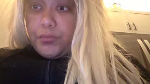 Snapshot of cals9x chatting on 4, 5, 2026 camzxoxox online show from 4, 5, 2026