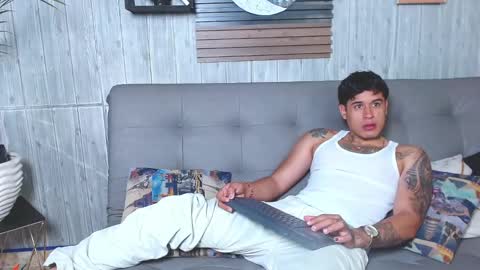 Snapshot of calvin913 chatting on 23, 11, 2025 calvin913 online show from 23, 11, 2025