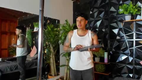 Snapshot of calvin913 chatting on 25, 11, 2025 calvin913 online show from 25, 11, 2025