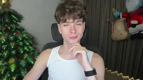Snapshot of calvin_loves_you chatting on 5, 1, 2026 Hey I am Calvin online show from 5, 1, 2026