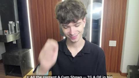 Snapshot of calvin_loves_you chatting on 31, 3, 2026 Hey I am Calvin online show from 31, 3, 2026