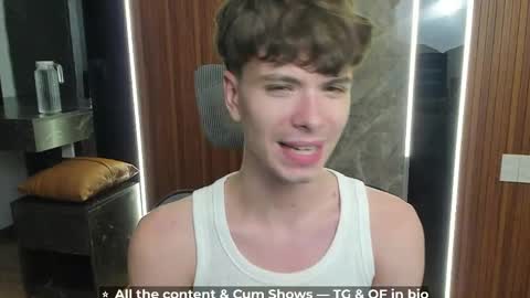 Snapshot of calvin_loves_you chatting on 2, 4, 2026 Hey I am Calvin online show from 2, 4, 2026
