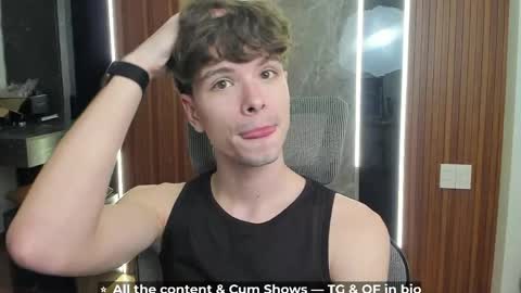 Snapshot of calvin_loves_you chatting on 12, 4, 2026 Hey I am Calvin online show from 12, 4, 2026