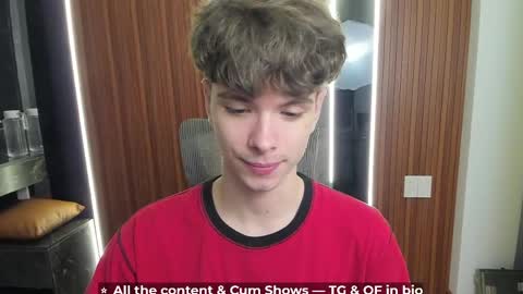 Snapshot of calvin_loves_you chatting on 14, 4, 2026 Hey I am Calvin online show from 14, 4, 2026