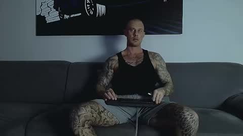 Calvin  online show from 19, 11, 2025