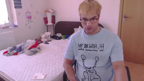 Snapshot of calvinjohnlad chatting on 8, 3, 2025 Calvinjohnlad online show from 8, 3, 2025