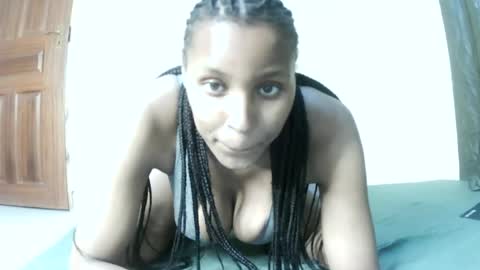 Snapshot of cam_she99 chatting on 15, 6, 2026 sunflower mommy online show from 15, 6, 2026