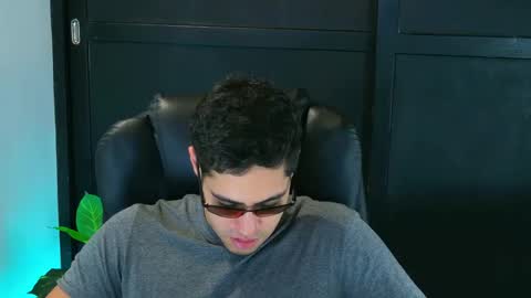 camara110 online show from 20, 2, 2025