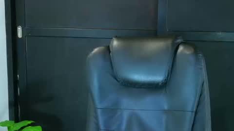 camara110 online show from 10, 3, 2025