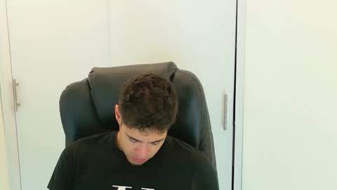 camara110 online show from 24, 11, 2025