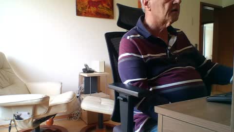 Snapshot of camcologne chatting on 9, 4, 2026 camcologne online show from 9, 4, 2026