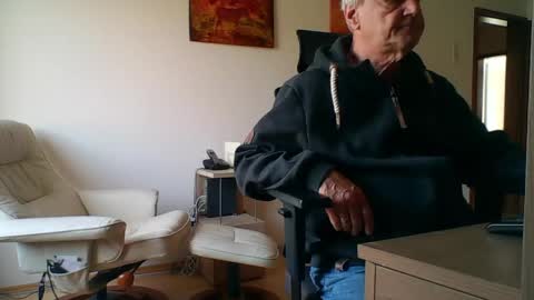 Snapshot of camcologne chatting on 17, 4, 2026 camcologne online show from 17, 4, 2026