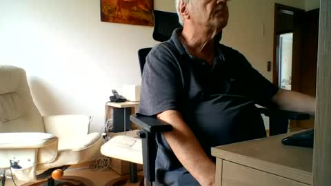 Snapshot of camcologne chatting on 15, 6, 2026 camcologne online show from 15, 6, 2026