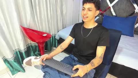 Snapshot of cameron_lux4 chatting on 6, 1, 2026 CAMERON online show from 6, 1, 2026