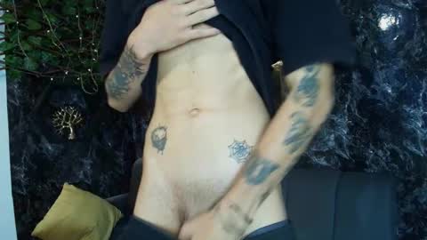 Snapshot of cameron_lux4 chatting on 11, 1, 2026 CAMERON online show from 11, 1, 2026