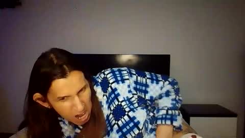 Snapshot of cameron_puppy chatting on 6, 10, 2025 Mara Catalina Romero Ordez online show from 6, 10, 2025