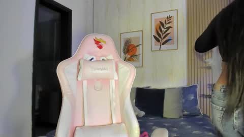 Cameron  online show from 25, 10, 2025