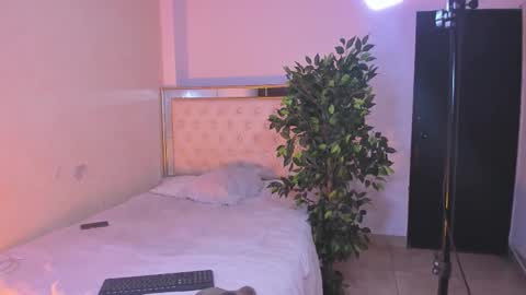 cami_betancurt online show from 18, 1, 2026