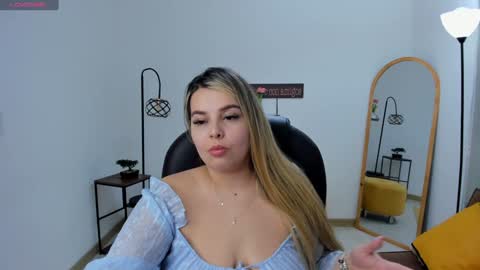 Camila online show from 7, 12, 2024