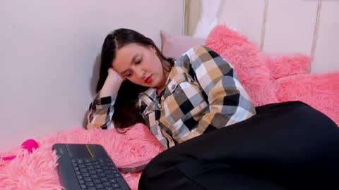 Camii Lopez online show from 28, 1, 2025