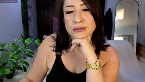 Snapshot of camil_milfdream chatting on 25, 3, 2026 Camil online show from 25, 3, 2026