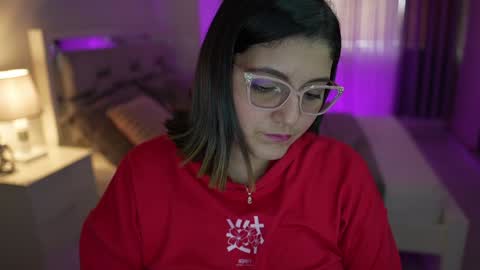 Camila buitrago online show from 6, 12, 2024