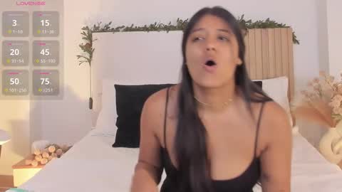 Snapshot of camila_bustamante_ chatting on 14, 1, 2026 camila_bustamante_ online show from 14, 1, 2026