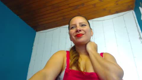 Snapshot of camila_delarosa chatting on 5, 2, 2025 camila online show from 5, 2, 2025
