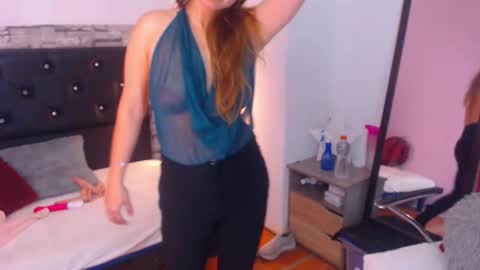 Snapshot of camila_delarosa chatting on 11, 3, 2025 camila online show from 11, 3, 2025