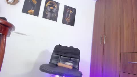 Snapshot of camila_hots chatting on 21, 10, 2025 camila_hots online show from 21, 10, 2025