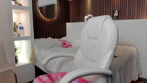 camila_martinez9 online show from 19, 12, 2024