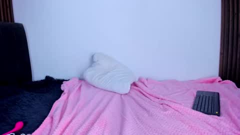 camila_martinez9 online show from 26, 2, 2025