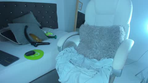 Camila online show from 29, 12, 2024