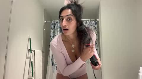 Snapshot of camiliakxoxo chatting on 6, 1, 2026 camiliakxoxo online show from 6, 1, 2026