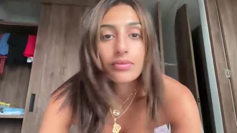 camiliakxoxo online show from 7, 6, 2026