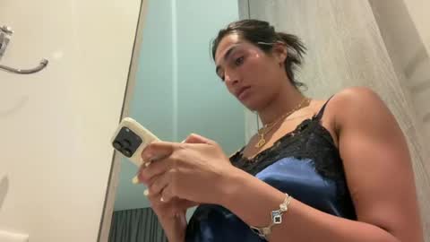 Snapshot of camiliakxoxo chatting on 9, 7, 2026 camiliakxoxo online show from 9, 7, 2026