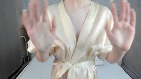 Snapshot of camilla_kelly chatting on 1, 11, 2025 Camilla online show from 1, 11, 2025