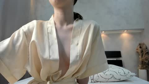 Snapshot of camilla_kelly chatting on 6, 11, 2025 Camilla online show from 6, 11, 2025