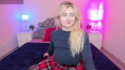 Snapshot of camilladreamer chatting on 27, 11, 2025 camilladreamer online show from 27, 11, 2025